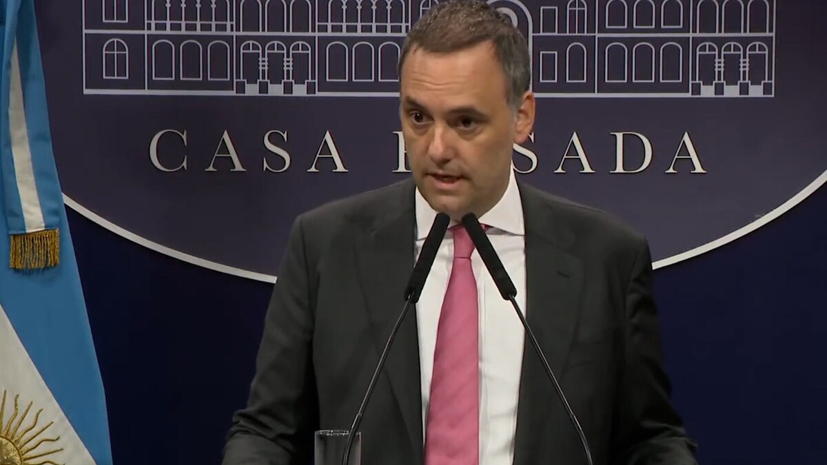 The Government ordered prepaid companies to lower the price of their installments and set limits on future increases The Government ordered prepaid companies to lower the price of their installments and set limits on future increases